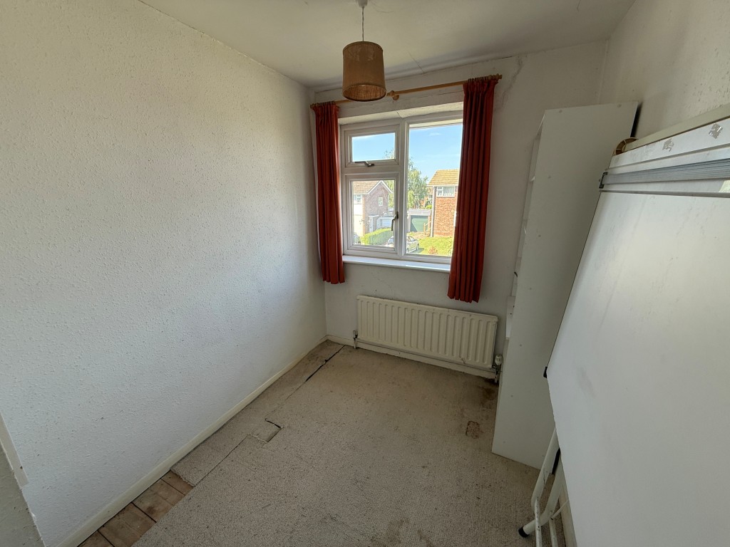 Lot: 96 - SEMI-DETACHED HOUSE FOR REPAIR WITH PLANNING FOR EXTENSION - Bedroom three